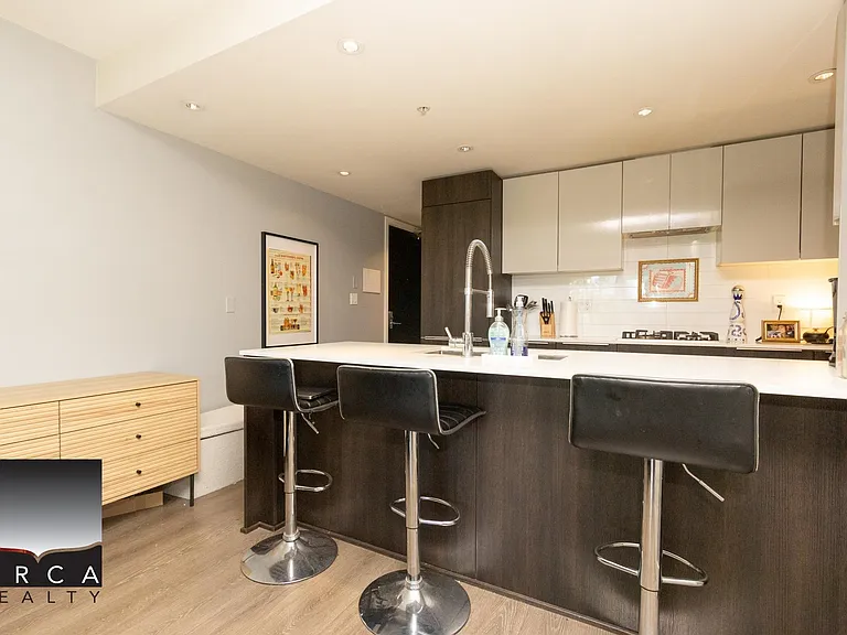 1588 Hastings St E #210 — Photo 7