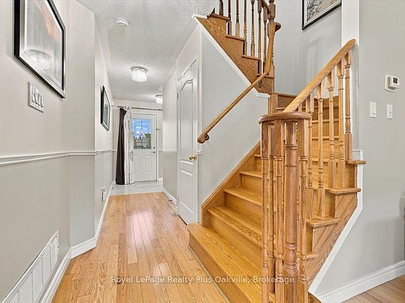 5th image of 5537 Linwell Pl