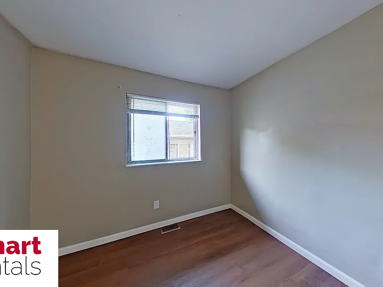 1504 Redman Blvd — Photo 10