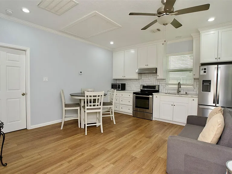 3710 Yellowstone Blvd — Photo 4