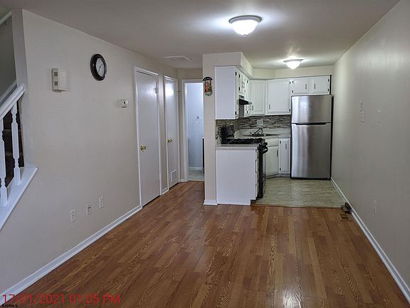 3rd image of 64 Theresa Ct #64