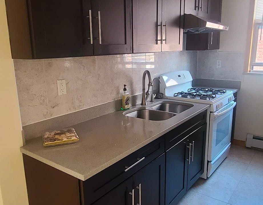 1st image of 2068 E 22nd St