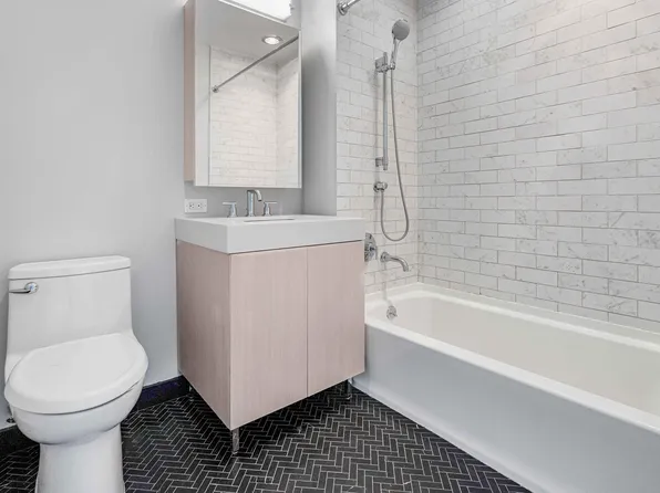 555 Waverly Avenue image 12 of 24