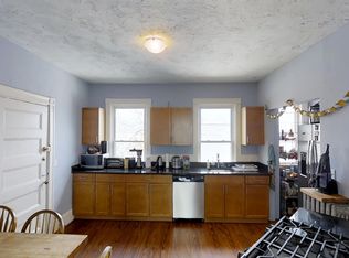 35 Kinnaird St #1, Cambridge, MA 02139