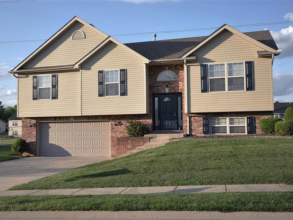 1st image of 2405 Calico Ln