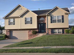 2405 Calico Ln, Maryville, IL 62062