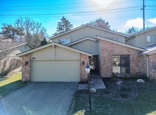 7193 Suncrest Rd, West Bloomfield, MI 48322