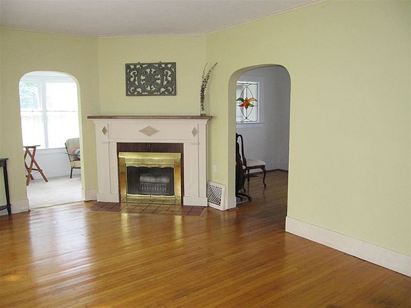 4th image of 26 Grove St