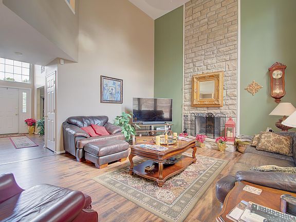 5th image of 10061 Hempsteade Dr