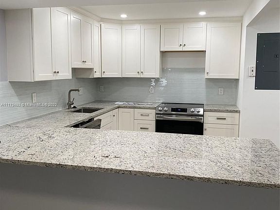 5th image of 4020 Galt Ocean Dr APT 308