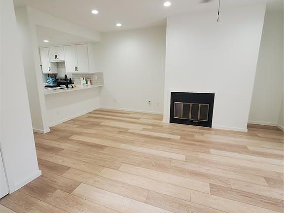 3rd image of 5311 Indio Dr APT A