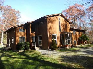 20 Isthmus Rd, Foster, RI 02825