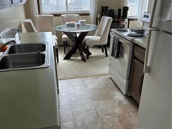 2nd image of 1301 E 4th St APT 304