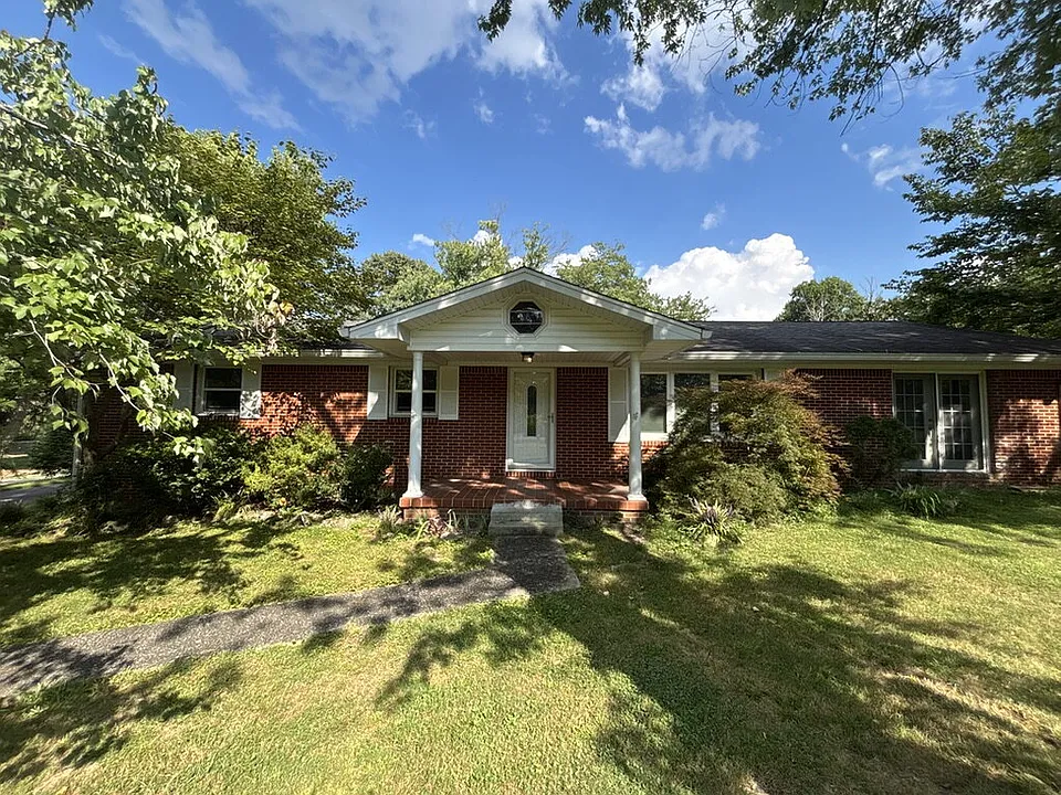 2195 Sharon Ave