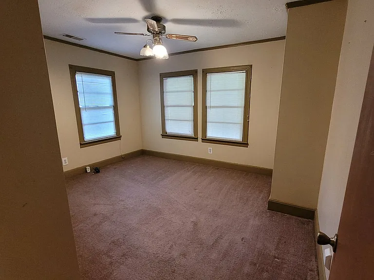 4355 Martin Ln — Photo 10