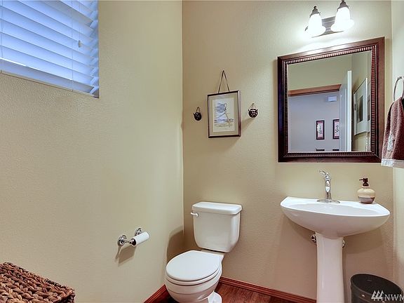 4th image of 18218 5th Avenue Ct E