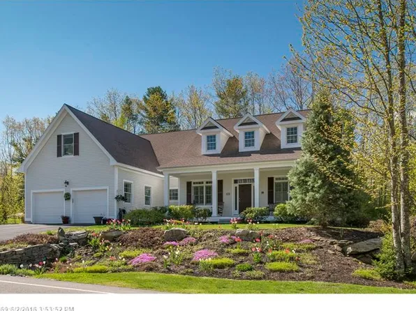 16 Old Oak Way, Falmouth, ME 04105
