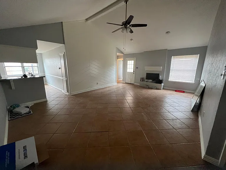 14715 Spring Lake Dr — Photo 6