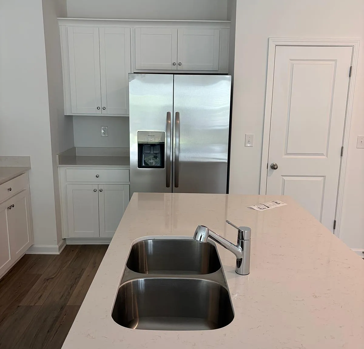 3 bed, 1825 sqft, $1,999 — Photo 3
