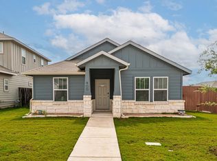 900 Main St, Hutto, TX 78634