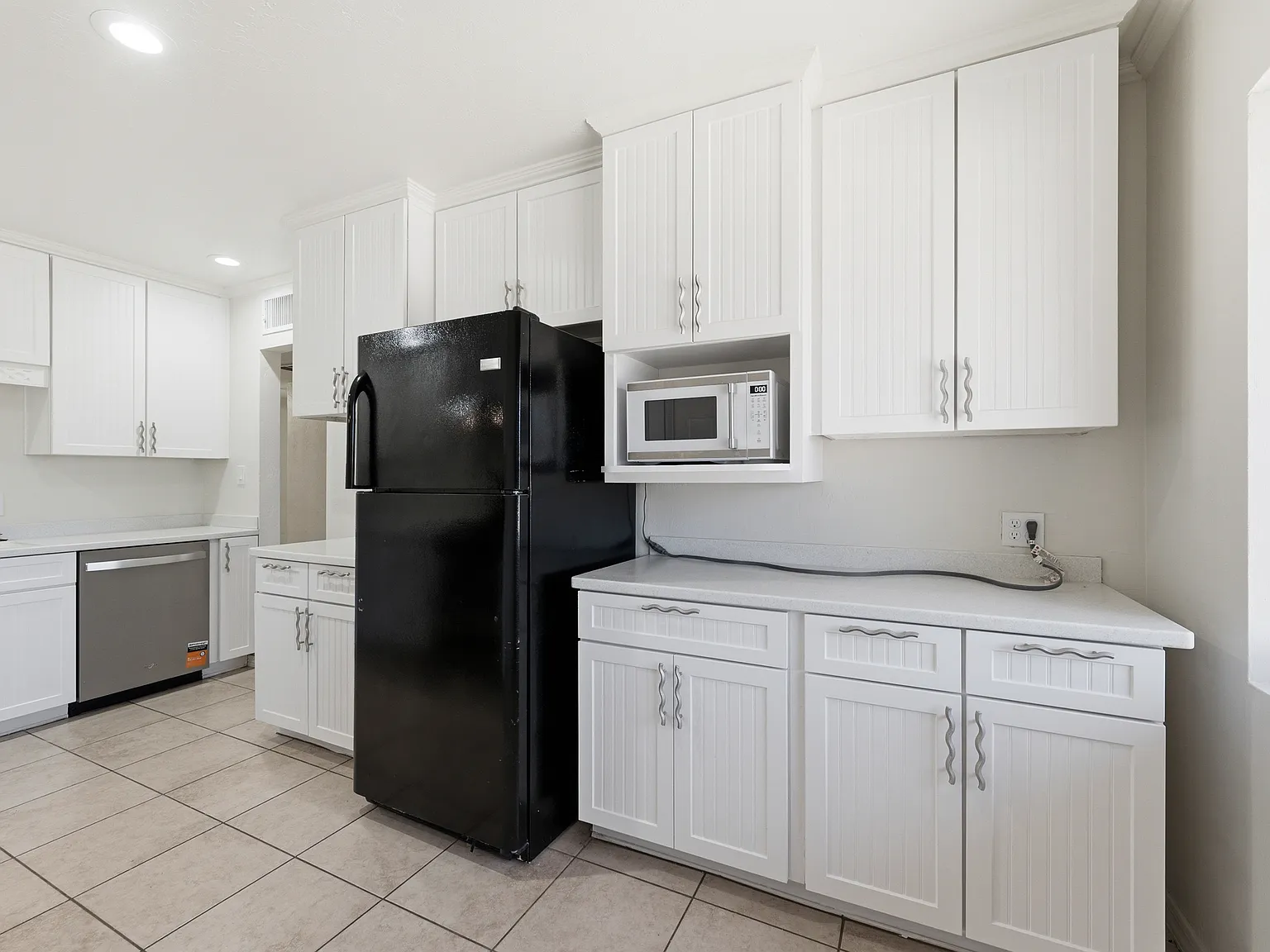 3 bed, 952 sqft, $1,695 — Photo 4