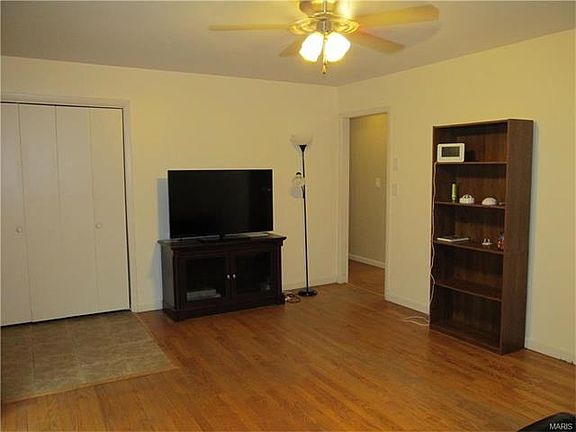 4th image of 2730 Sunset Dr