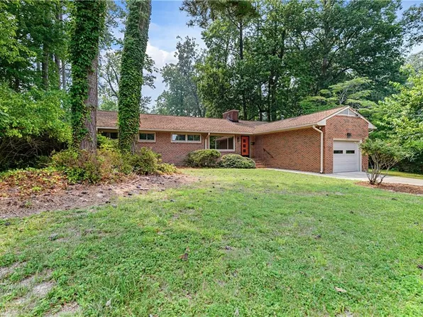 5 Draper Ln, Newport News, VA 23606