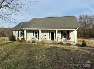 2042 Crestdale Ln, Newton, NC 28658