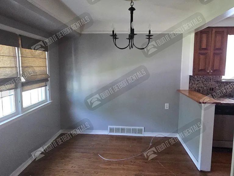 23745 Oak St — Photo 11