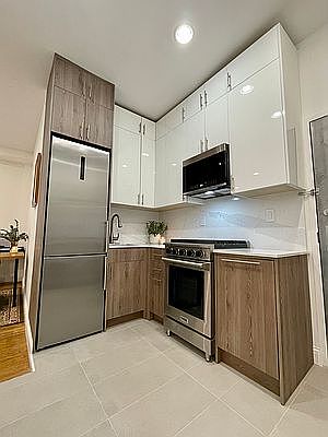 3rd image of 152 E 35th St APT 2A