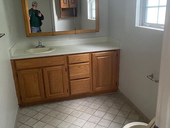 4th image of 32C Chestnut Ct #32C