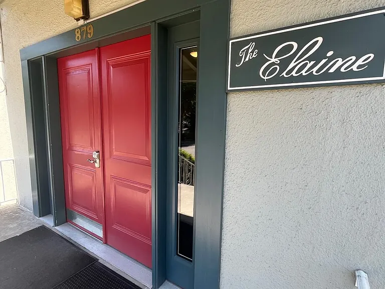 Elaine Apartments — Photo 29