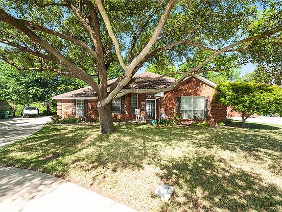 2nd image of 3905 Fawn Dr
