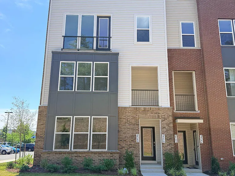2548 Neabsco Common Pl — Photo 1