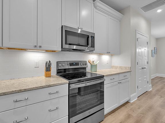 5th image of 4442 Summerfield Dr