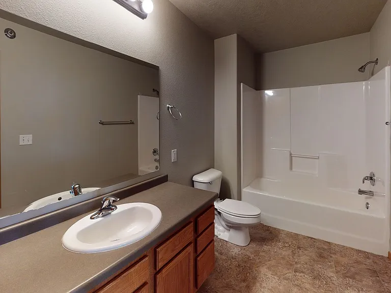 2150 33rd St NW — Photo 9