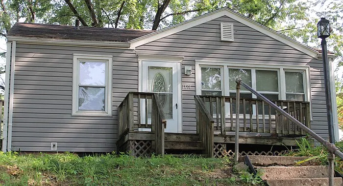 2 bed, 1.0 bath, $1,200 — Photo 1