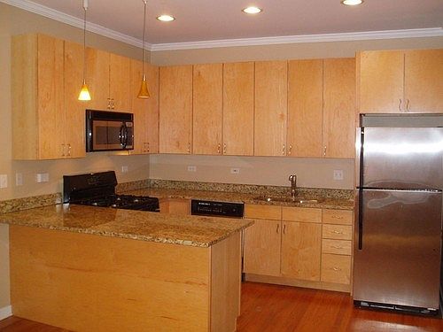 1st image of 6827 N Lakewood Ave APT 2W