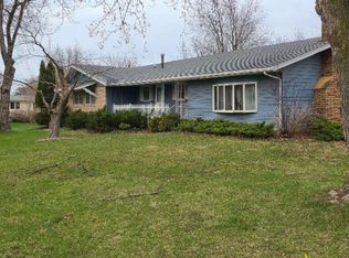 1028 Columbine Dr, Cedar Falls, IA 50613