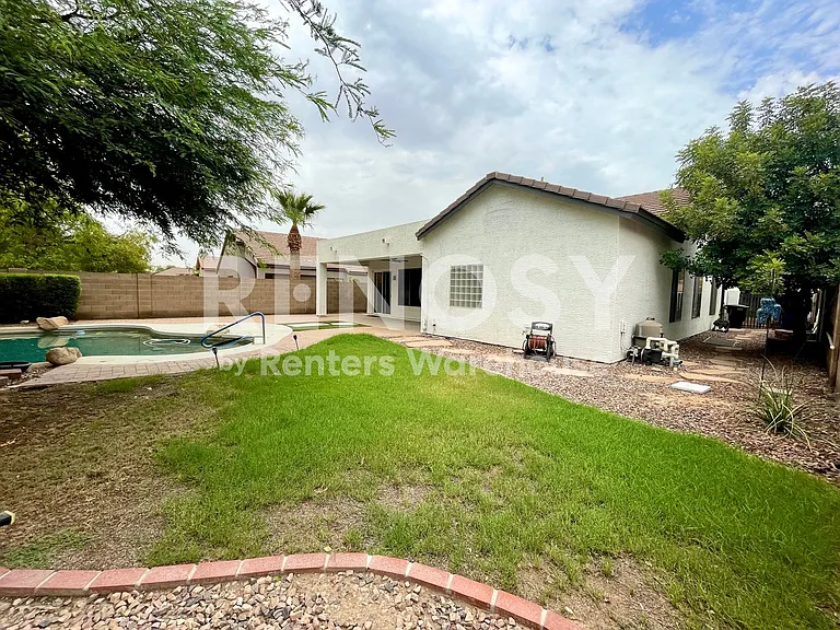 637 W Citrus Way — Photo 3