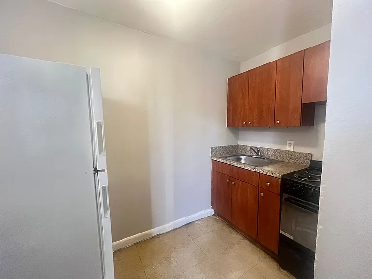 1210 NW 2nd Ave — Photo 1