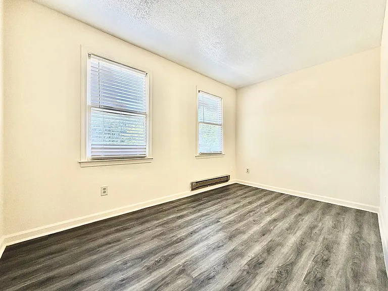 725 N Privette St — Photo 11
