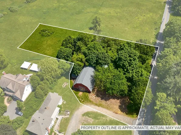 20 Station Rd, Amherst, MA 01002