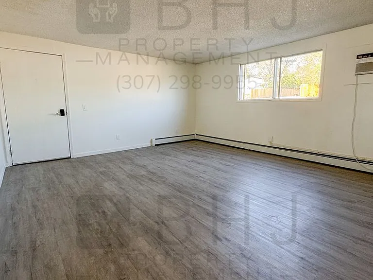 959 Bellevue Ave — Photo 2
