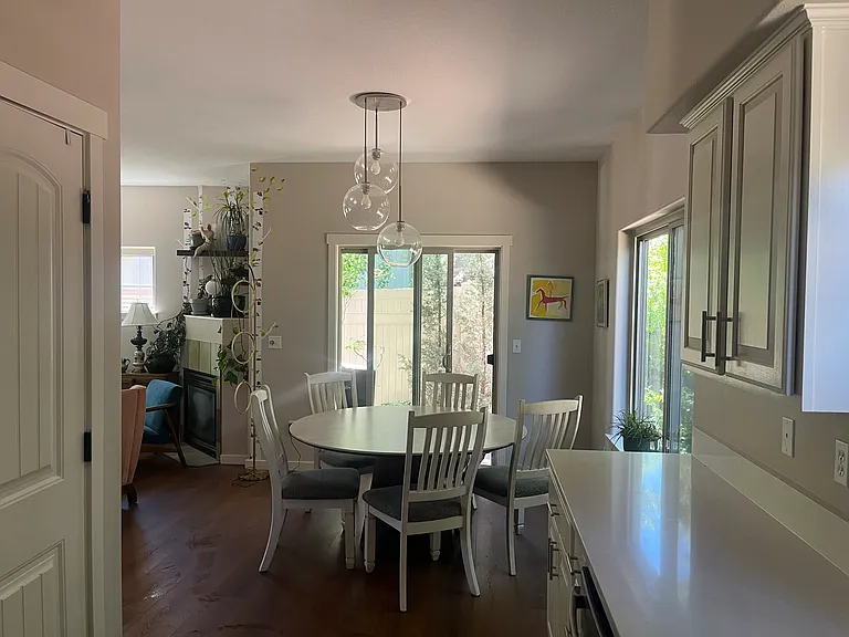 670 SE Glencoe Pl — Photo 4