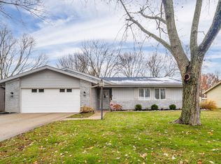 2204 W Village Dr, Muncie, IN 47304