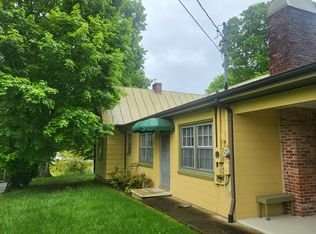 1301 College Heights Rd #1, Johnson City, TN 37604