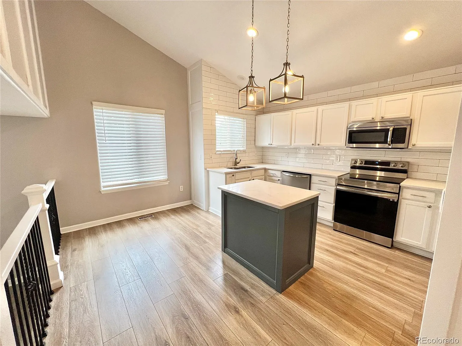 4 bed, 3.5 bath, 1840 sqft, $3,150 — Photo 2