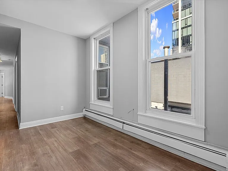 1133 N State St #4D — Photo 12
