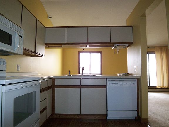 4th image of 4151 Boone Ave N APT 208